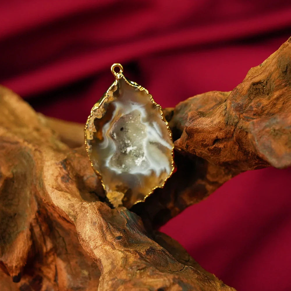 Tibetan Artistry Sacred Amulet Pendant - Traditional Tibetan Culture & Spiritual Jewelry